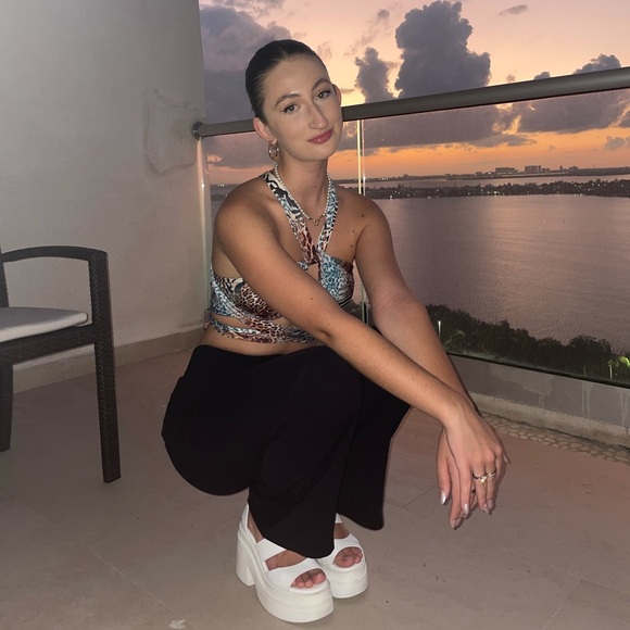 Meet your Posher, Juliette - Picture 1 of 1